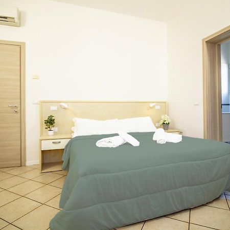Athena Rooms - Parcheggio Privato Bologne Extérieur photo