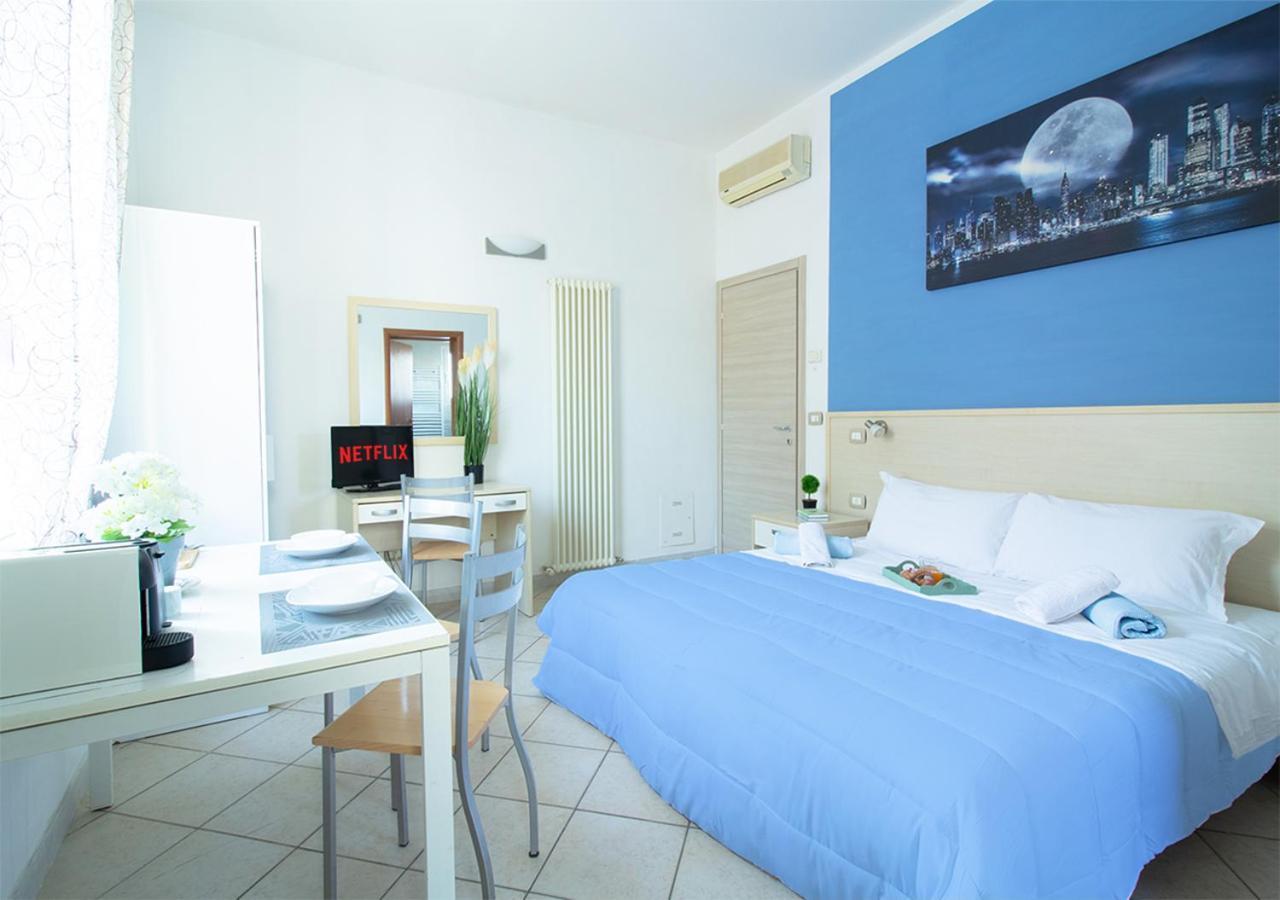 Athena Rooms - Parcheggio Privato Bologne Extérieur photo