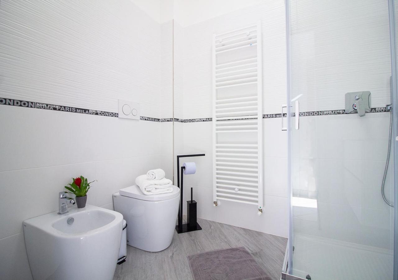 Athena Rooms - Parcheggio Privato Bologne Extérieur photo