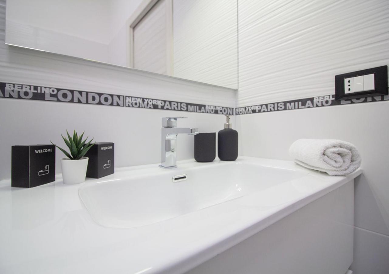 Athena Rooms - Parcheggio Privato Bologne Extérieur photo